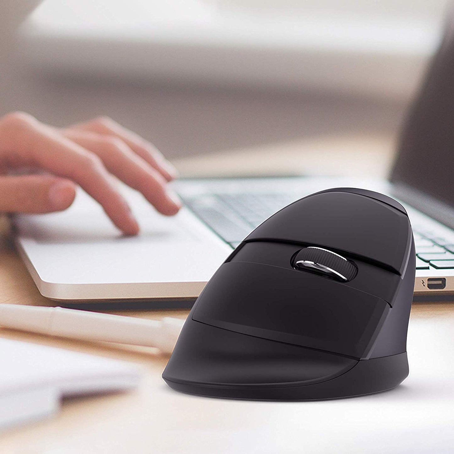 Wireless Ergonomic Vertical Mouse with USB 1600 DPI (Black)